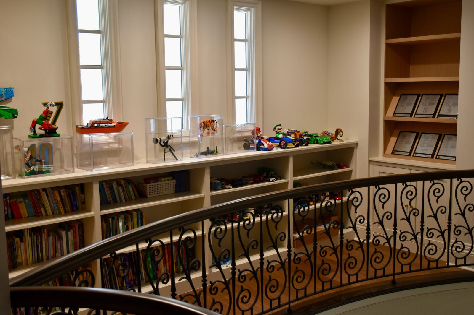 Custom built-in library on upper landing